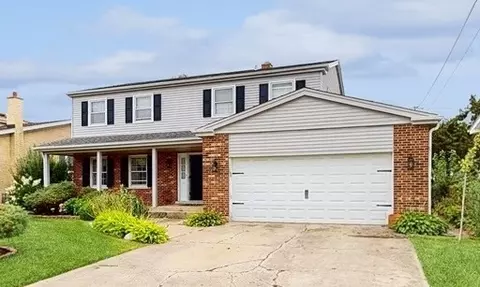9805 N Lauren Ln, Niles, IL 60714