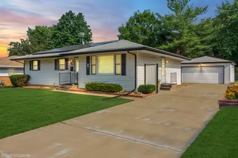 3920 Florida Dr, Rockford, IL 61108