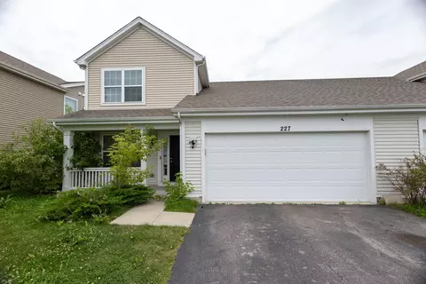 227 Maryland Ln, Pingree Grove, IL 60140