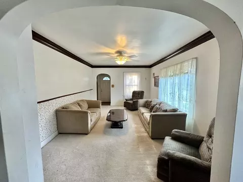 203 S Edison Ave, Elgin, IL 60123 photo 8