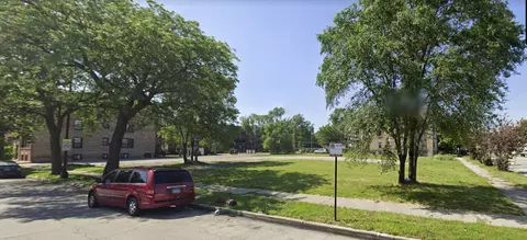122 E 58th St, Chicago, IL 60637 photo 1