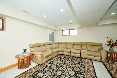 7933 Normandy Ave, Burbank, IL 60459 photo 25