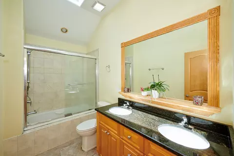 7933 Normandy Ave, Burbank, IL 60459 photo 17