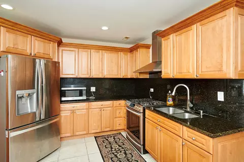 7933 Normandy Ave, Burbank, IL 60459 photo 27