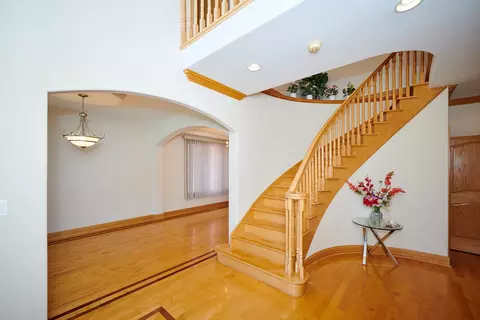 7933 Normandy Ave, Burbank, IL 60459 photo 13