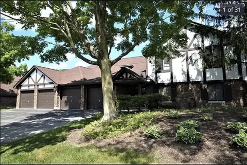 1461 Haverhill Dr #B, Wheaton, IL 60189