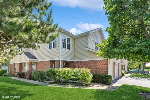 823 W Happfield Dr, Arlington Heights, IL 60004