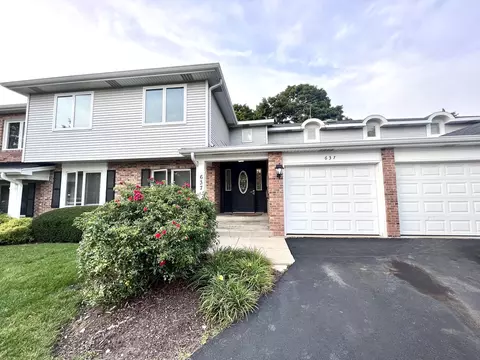 637 Dana Ct #B, Naperville, IL 60563