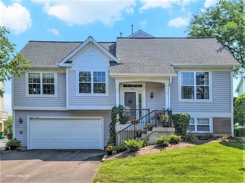 1001 Manchester Cir, Grayslake, IL 60030