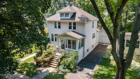 208 N Haddow Ave, Arlington Heights, IL 60004