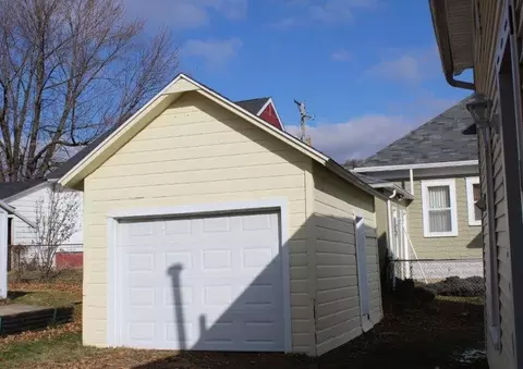 404 E Main St, Morrison, IL 61270 photo 2