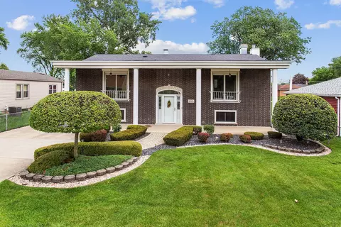 8005 Lavergne Ave, Burbank, IL 60459