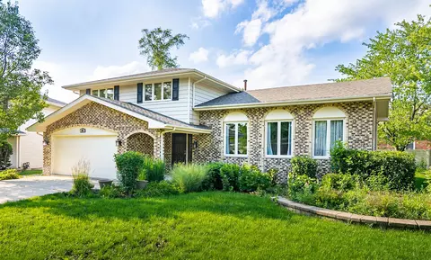 916 Lancaster Ave, Downers Grove, IL 60516