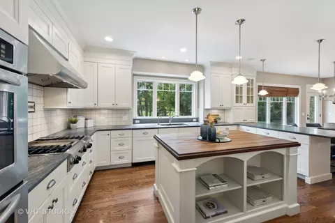 824 S Wright St, Naperville, IL 60540 photo 9