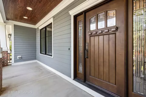 824 S Wright St, Naperville, IL 60540 photo 2