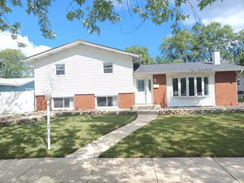 6012 W Victoria Dr, Oak Forest, IL 60452