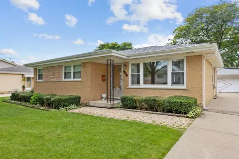 18 N Lincoln Ave, Addison, IL 60101