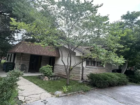 18104 Paxton Ave, Lansing, IL 60438