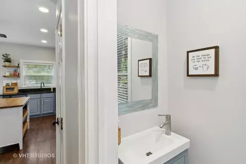 1569 E Walnut Ave, Des Plaines, IL 60016 photo 12