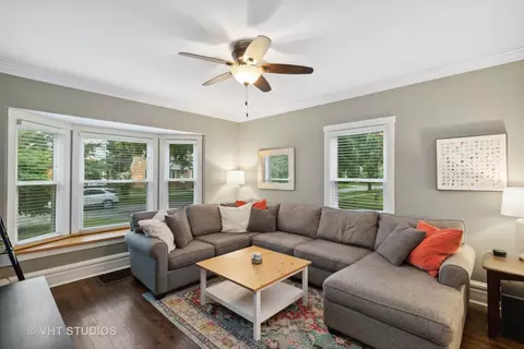 1569 E Walnut Ave, Des Plaines, IL 60016 photo 8