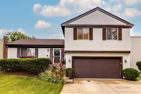 219 Augusta Dr, Vernon Hills, IL 60061