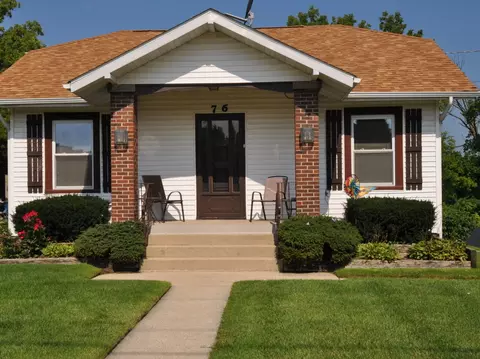 76 Cedar Ave, Lake Villa, IL 60046