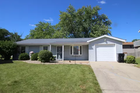 10 Carraway Ct, Bloomington, IL 61704