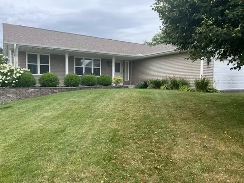 205 Sherman Ln, Poplar Grove, IL 61065