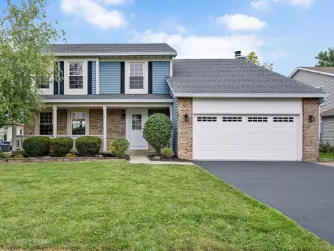 393 Stonewood Cir, Carol Stream, IL 60188