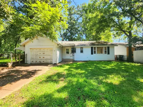 183 S Laurel Rd, Kankakee, IL 60901 photo 2