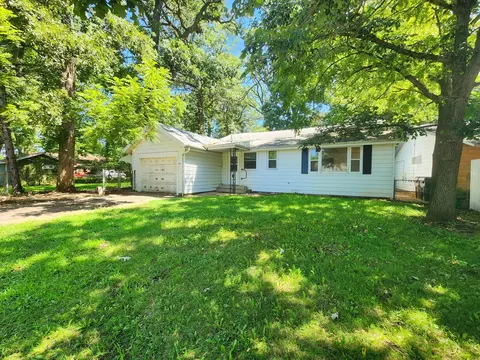 183 S Laurel Rd, Kankakee, IL 60901