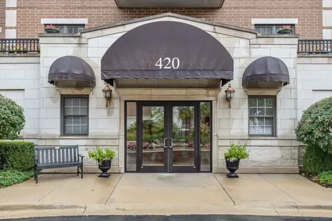 420 W Burlington Ave #307, La Grange, IL 60525