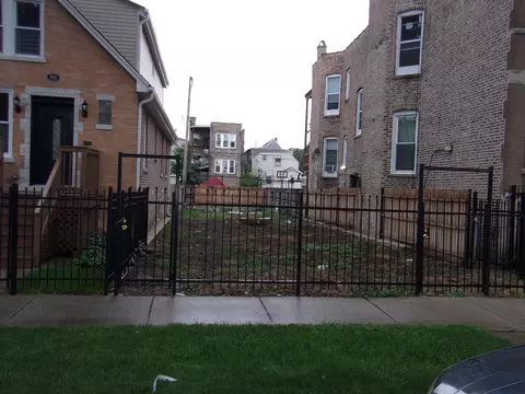820 N Lawndale Ave, Chicago, IL 60651