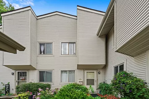 1024 Casa Dr #1, Schaumburg, IL 60173