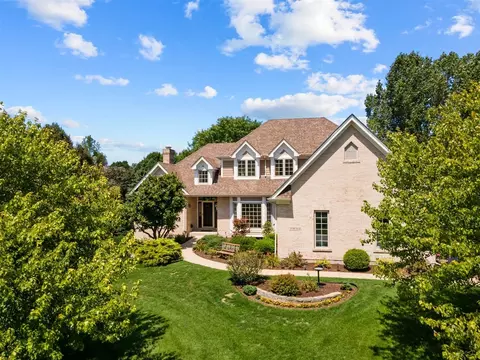 38 W364 Stevens Glen Rd, Saint Charles, IL 60175