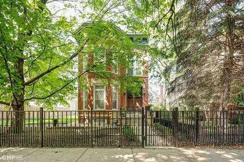 1970 W Evergreen Ave, Chicago, IL 60622