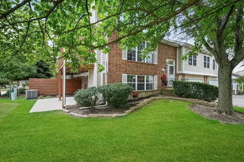 9737 Cambridge Cir, Mokena, IL 60448