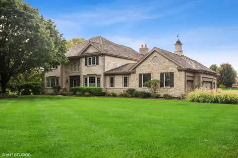 27604 S Turf Hill Dr, Mundelein, IL 60060