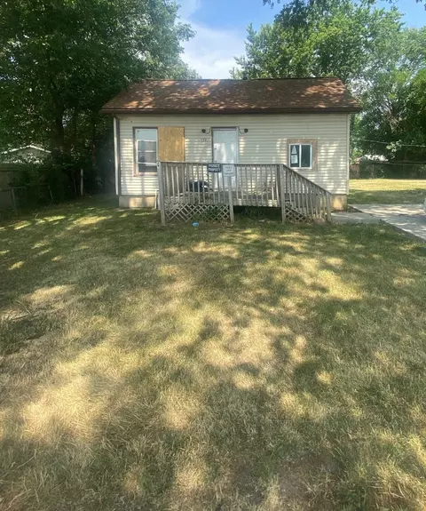 139 Railroad Ave, Lincoln, IL 62656
