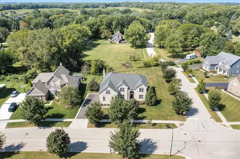 3614 Tournament Dr, Elgin, IL 60124 photo 2