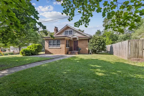 3404 Charles St, Rockford, IL 61108