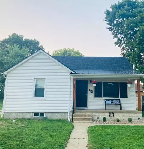 515 E Market St, Farmer City, IL 61842