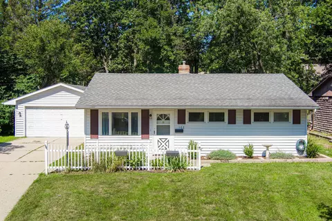 162 Joanne Ln, Dekalb, IL 60115