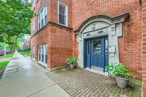 2549 W Ainslie St #3, Chicago, IL 60625