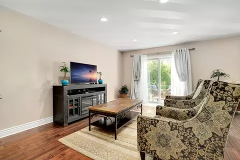 725 Lakeside Circle Dr, Wheeling, IL 60090 photo 4
