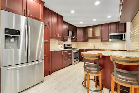 725 Lakeside Circle Dr, Wheeling, IL 60090 photo 9