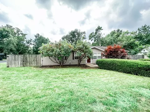 101 S Scottswood Dr, Urbana, IL 61802