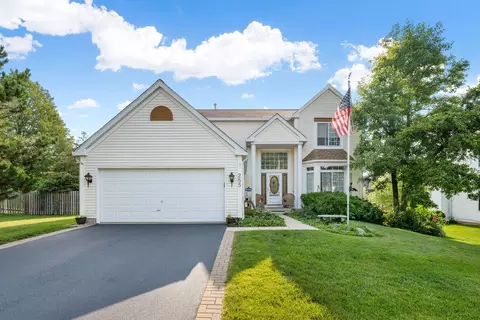 255 Aberdeen Dr, Algonquin, IL 60102