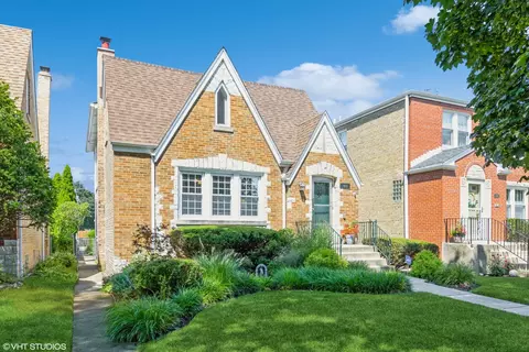 4900 W Balmoral Ave, Chicago, IL 60630