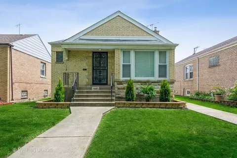7945 S Sawyer Ave, Chicago, IL 60652